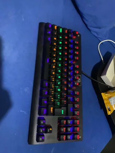 TECLADO MECANICO GAMER REDRAGON 75% DARK AVENGER RAINBOW PTO SWITCH AZUL ABNT2