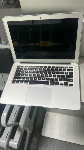 Macbook Air 13? 2015 Intel i5 1,6GHz 8gb de RAM 256gb