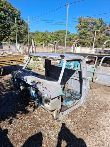 CABINE DE F1000/F4000/ *Serve também para FORDÃO