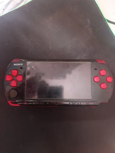 PSP Usado com Detalhes+Cabo+Porta PSP+Kit de Jogos Raridades(Def Jam e Filme Kick-Ass)