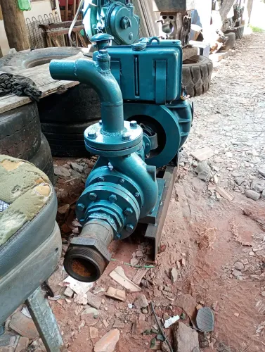 Motor Agrale M 90 com bomba de 4 polegada