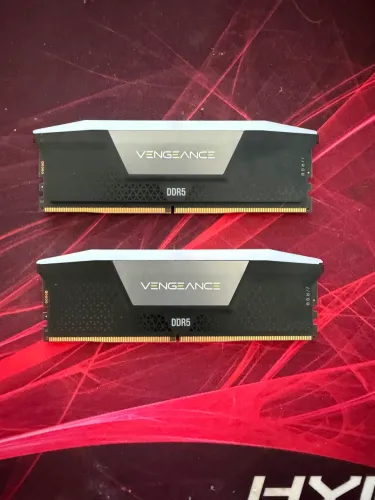 Memória RAM DDR5 Corsair Vengeance RGB 32GB 6000MT/s