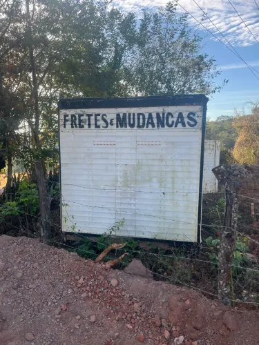 Baú com portas dos 3 lados
