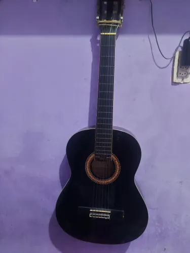 Violão acústico preto