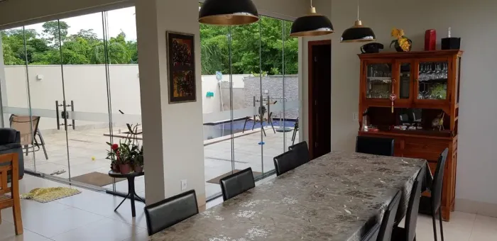Casa de alto padrão com vista definitiva para APP no Condomínio Belvedere