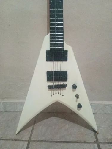 Guitarra flying v
