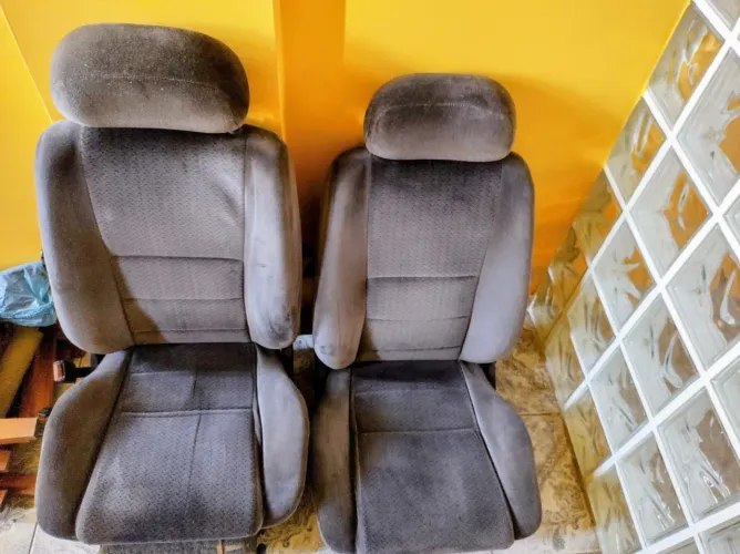 Jogo de bancos do Escort XR3 Sapão 94