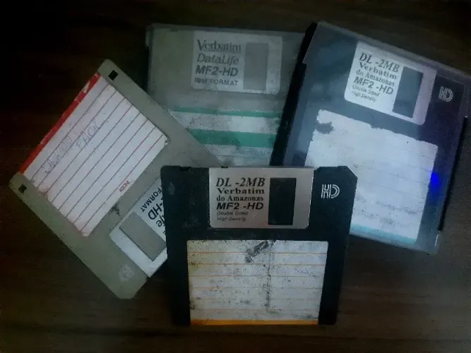 Lote de Disquetes Vintage Verbatim DL-2MB (4 Unidades)