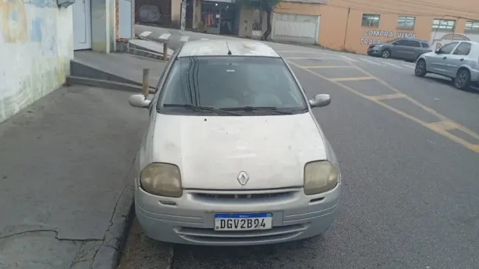 Renault Clio Rn/alize/expr./1.0 Hi-power 16V 5P 2001