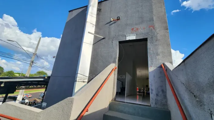Sala comercial para alugar na Avenida Saul Elkind com 170 m² na Região Norte de Londrina