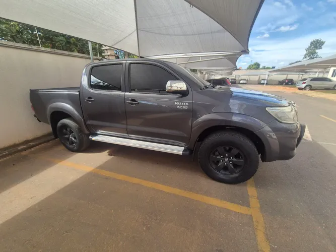 Toyota Hilux CD SRV 4X2 2.7 Flex 16V Aut. 2015