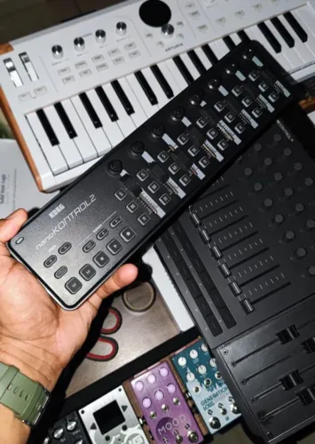 Korg nanoKONTROL 2 - Estado de Novo (Oportunidade!)