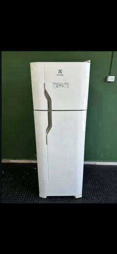 Geladeira electrolux 310L