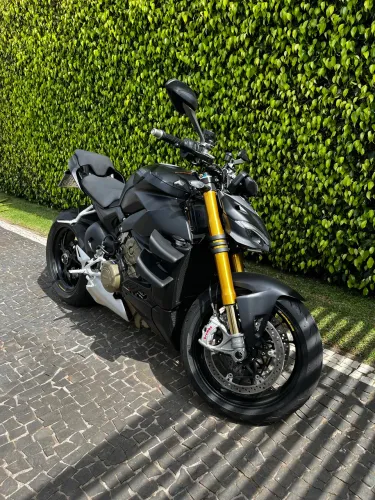 Ducati Streetfighter V4 S 2022 | 2.600 km | Preta | Revisões na Ducati | Estado de Zero
