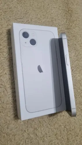 Vendo iPhone 13 256 GB, Branco excelente estado de conservação , não possui nota fiscal