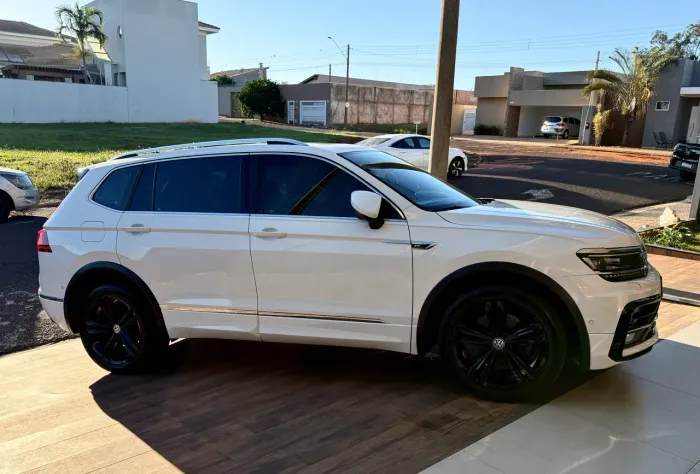 Volkswagen Tiguan Allspac R-line 350 TSI 2.0 4X4 2019