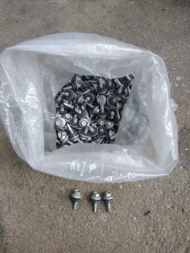 Parafuso autobrocante para telhas metalicas ou calhas.