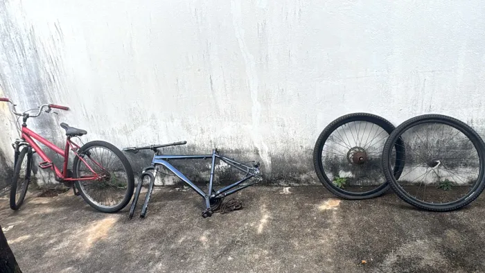Duas bicicletas completas, aceito propostas 