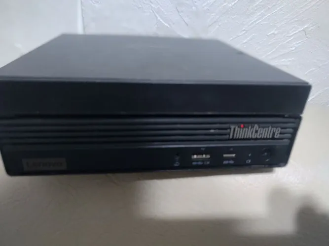 Thinkcentre m70q mini CPU Lenovo i3 décima geração 24gb de ram e 2ssd 480 e 240