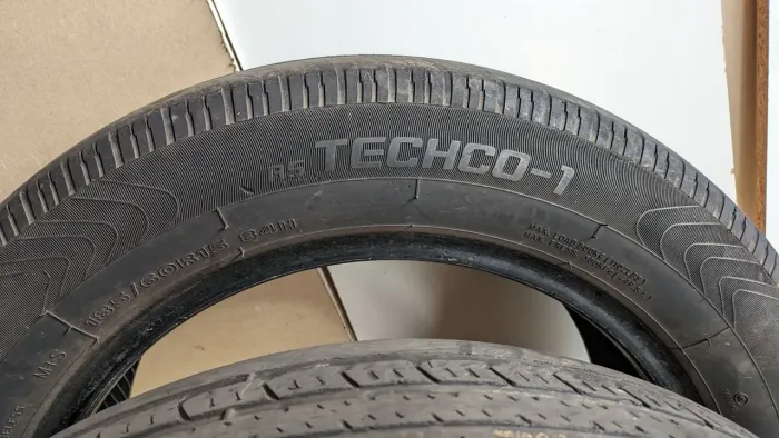 Vendo ou troco 2 pneus aro 15 185/60