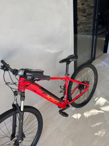 Bicicleta Oggi Big Wheel elétrica (E-Bike)