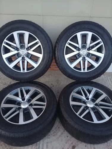Rodas 18 originais para camionetes 
