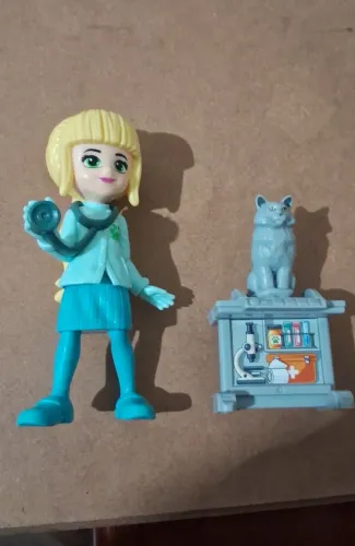 Boneca veterinaria Kinder ovo pascoa 2026