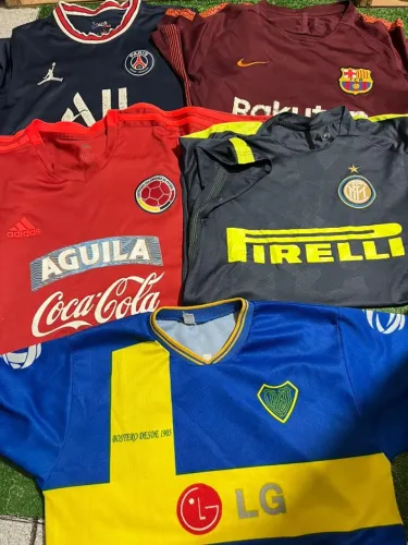 Lote de Camisas de Time (3 times europeus, 1 seleção e 1 time sul americano)