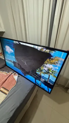 TV LG Smart 55? Tela quebrada.