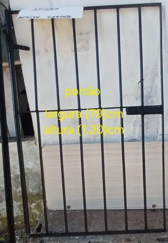 Portão de aço