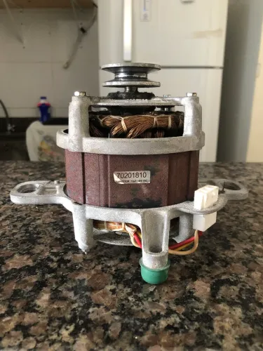 ? Motor para Máquina de Lavar - Com Polia - Usado