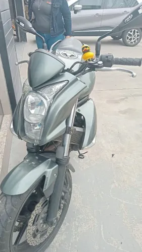 Vendo moto 650cc