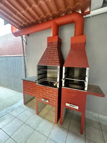 Churrasqueiras com balcão e coifas completas R$2300,00.