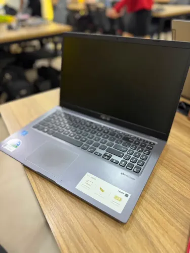 Notebook ASUS X515M HD 15.6? - Perfeito para estudo e trabalho (com Windows)