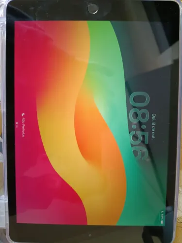IPad 8°geração com case e cabo