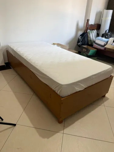 Base de cama box solteiro Mônaco, da Tcil Móveis.