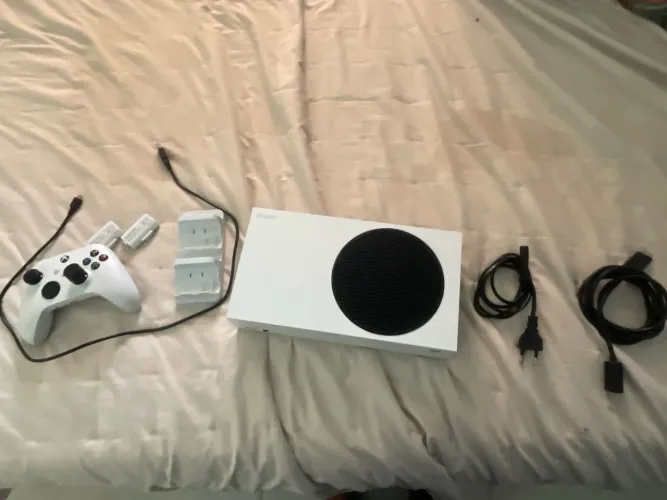 Xbox Series S 512GB Completo + Dock e 2 Baterias