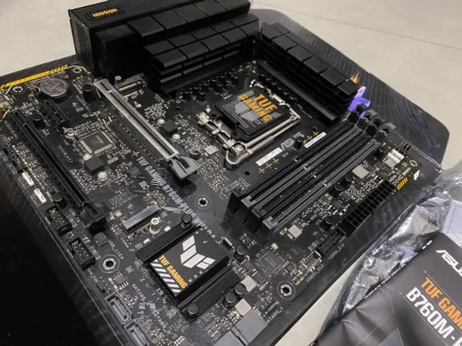 Placa Mãe TUF Gaming B760M Plus WiFi D4 (Com Defeito / Para Conserto)