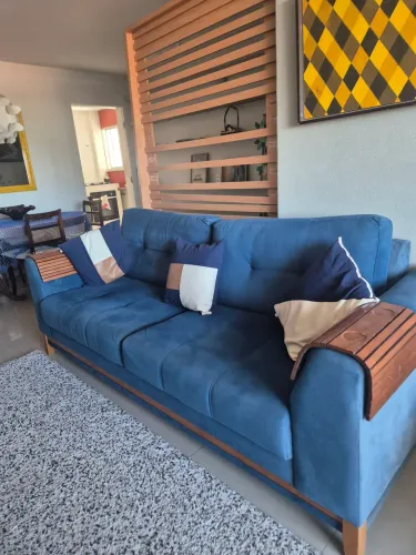 Vendo lindo sofá cor azul espumas ortopédica designer moderno e excelente qualidade