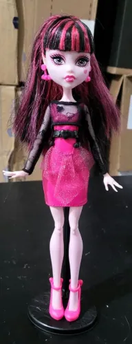Draculaura music festival monster high
