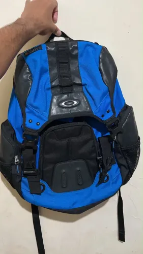 Mochila Oakley Gearbox LX Azul e Preta