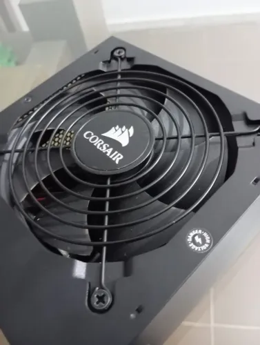 FONTE CORSAIR CX 550W **NOVA** --> VENDO OU TROCO