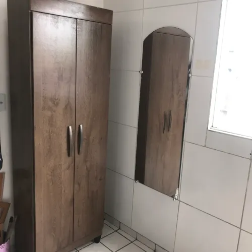 Armário de duas portas
