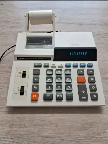 Calculadora CASIO HR - 100 PARA COLECIONADOR - made in Japan