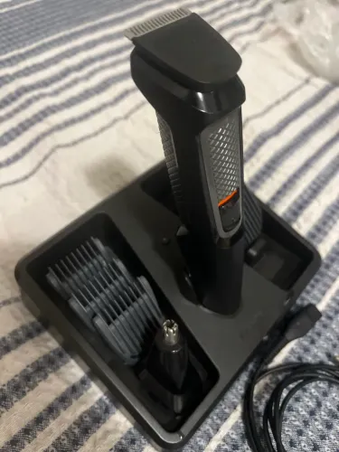 Máquina de barbear e cabelo Philips 