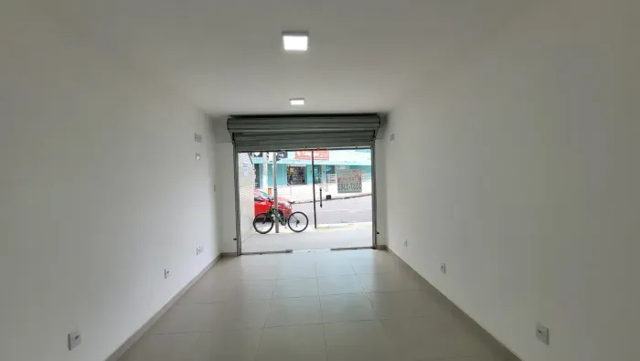 Loja e sobre loja - frente para avenida grande fluxo em Jardim Camburi