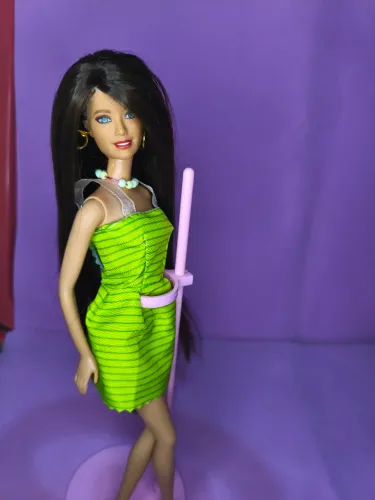 Barbie fashionista 113 com implante