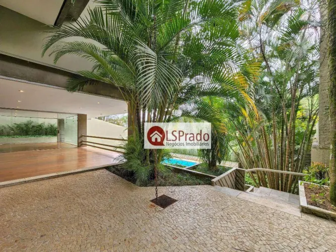 Ao lado Clube Paineiras, casa com 5 suítes, piscina, edicula e 8 vagas!,