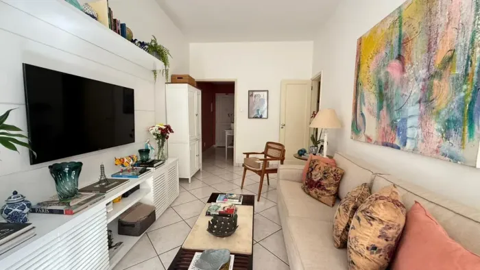 Excelente apartamento de 2 quartos com vaga de garagem em Laranjeiras - Rio de Janeiro - R