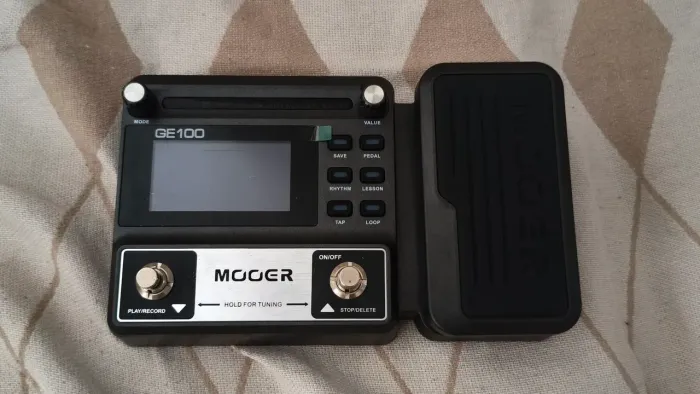 Pedaleira Mooer GE 100
